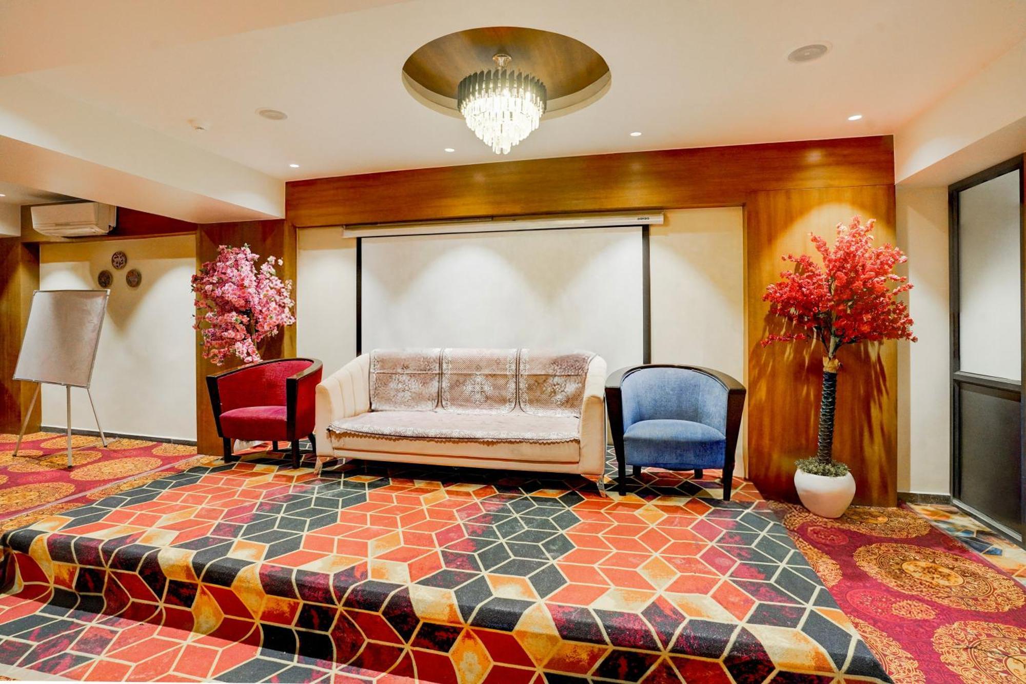 Palette- Siddharth Inn Gandhinagar Eksteriør bilde